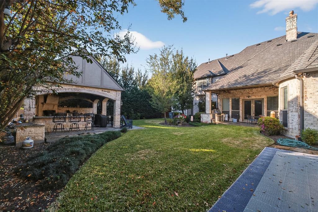 Royal Crest - Residential