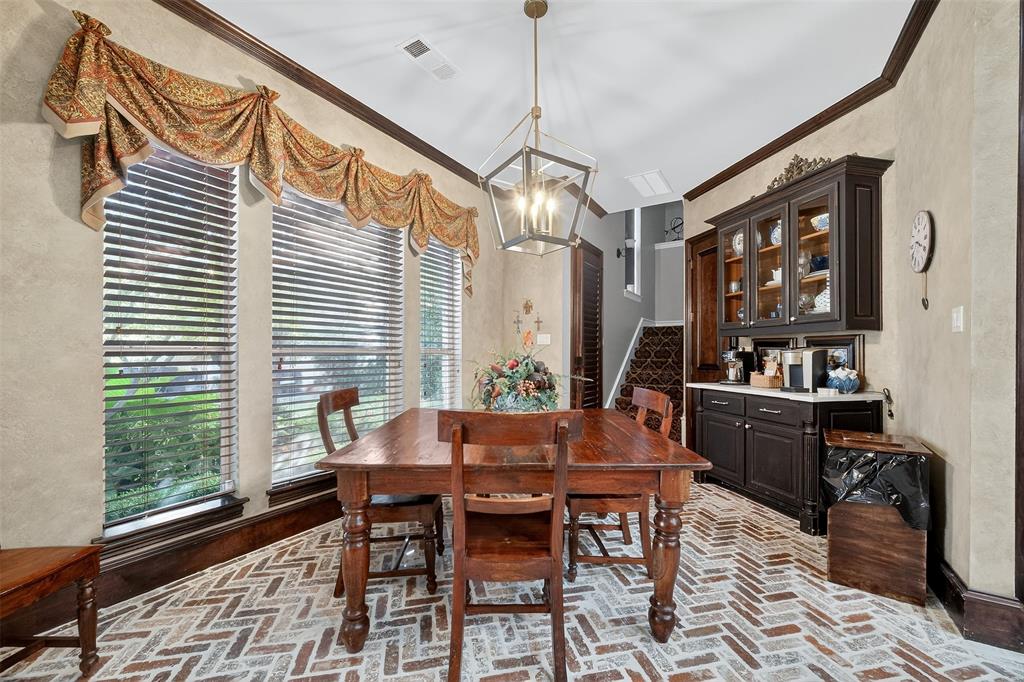 Royal Crest - Residential