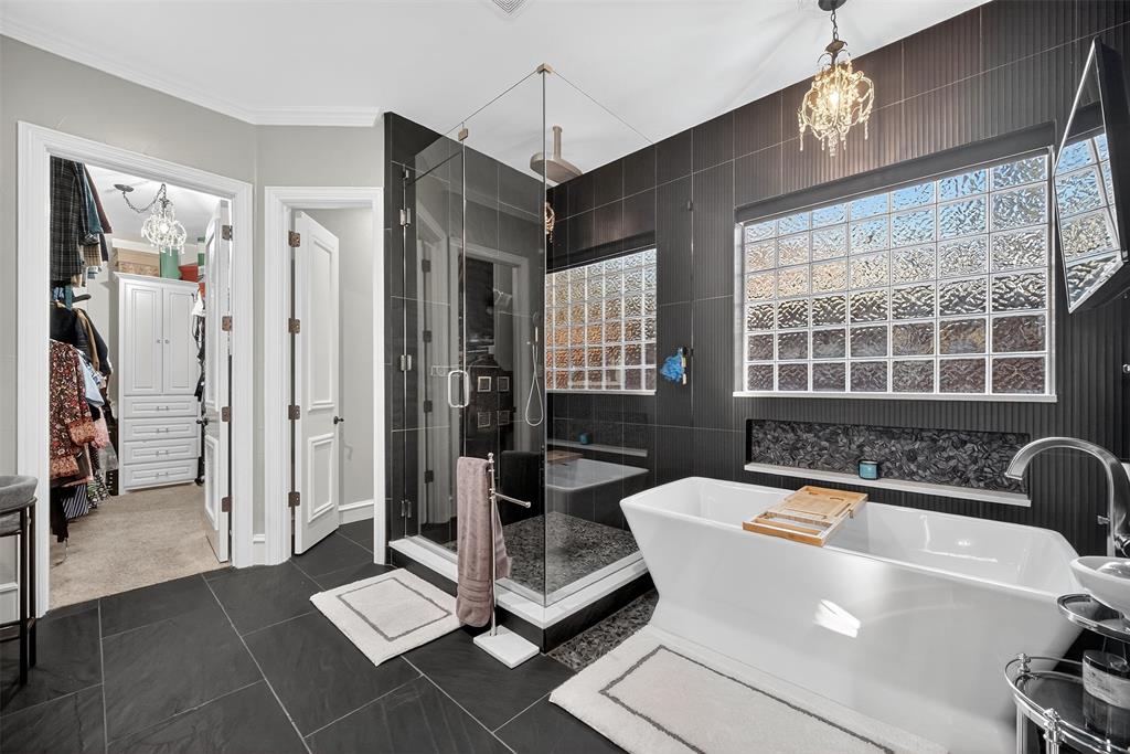 Royal Crest - Residential