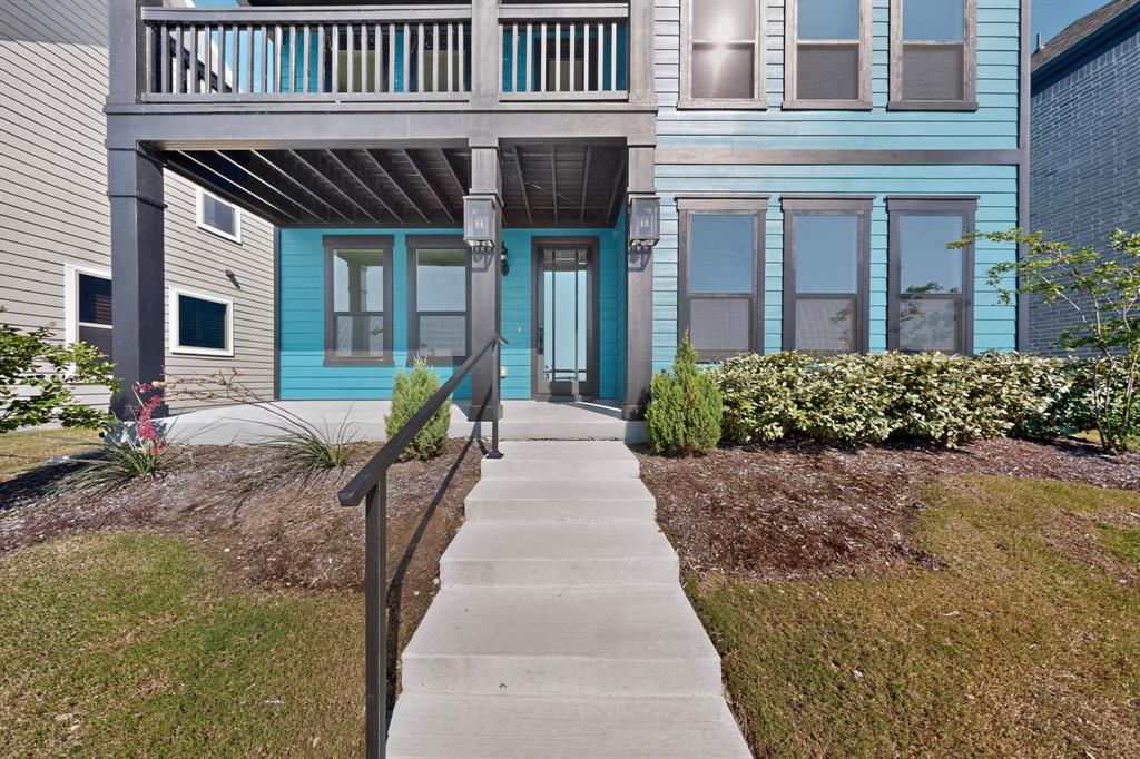 2208 Fairwater Mews