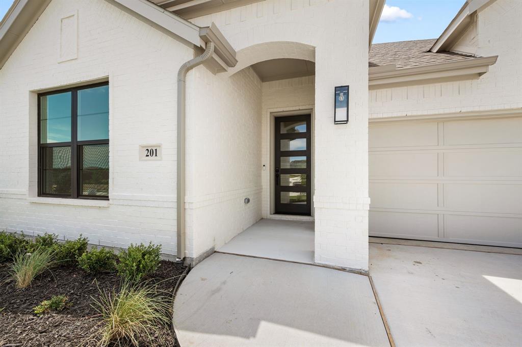 201 Kingfisher Court