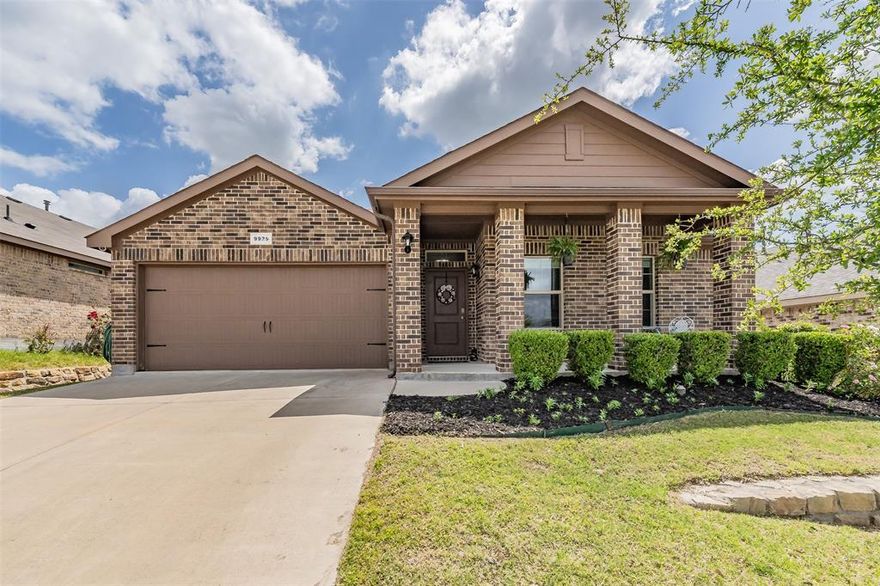 Welcome to this beautifully refreshed home in Fort Worth! this move-in ready property features upgraded flooring throughout and a freshly painted interior, creating a clean, modern feel from the moment you step inside.
The open-concept layout offers a bright and inviting living space, perfect for both everyday living and entertaining. The kitchen is a true highlight, showcasing with granite countertops, stainless steel appliances, and a convenient breakfast bar—ideal for casual dining or gathering with guests. It flows seamlessly into the main living area, enhancing both functionality and style.
Situated on a large premium lot, this home provides plenty of outdoor space to enjoy. The backyard includes a storage shed, offering added convenience for tools, hobbies, or extra storage.
The comfortable bedrooms provide a relaxing retreat, while the thoughtful updates throughout the home add both charm and value. Conveniently located near shopping, dining, and major highways, this property offers easy access to everything Fort Worth has to offer.
Don’t miss your opportunity to own this beautifully updated home with modern finishes and a large, fenced backyard.