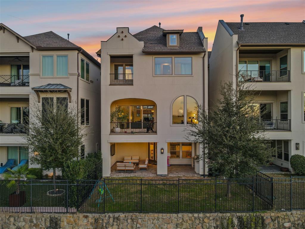 Vue Las Colinas - Residential