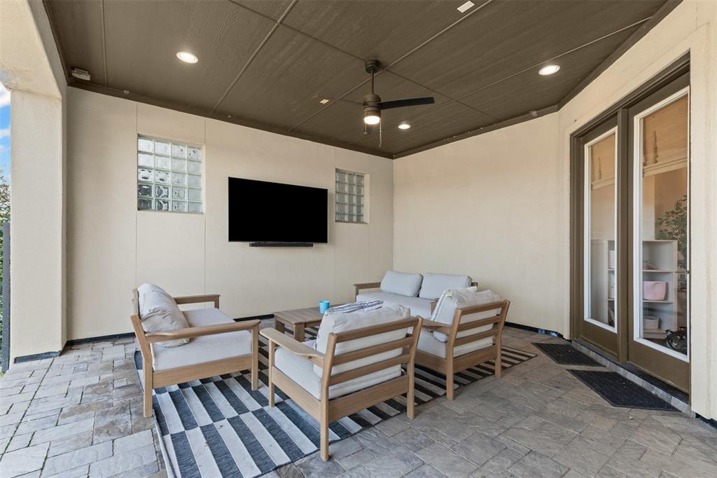 Vue Las Colinas - Residential