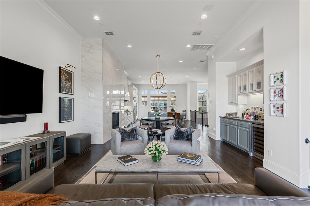 Vue Las Colinas - Residential