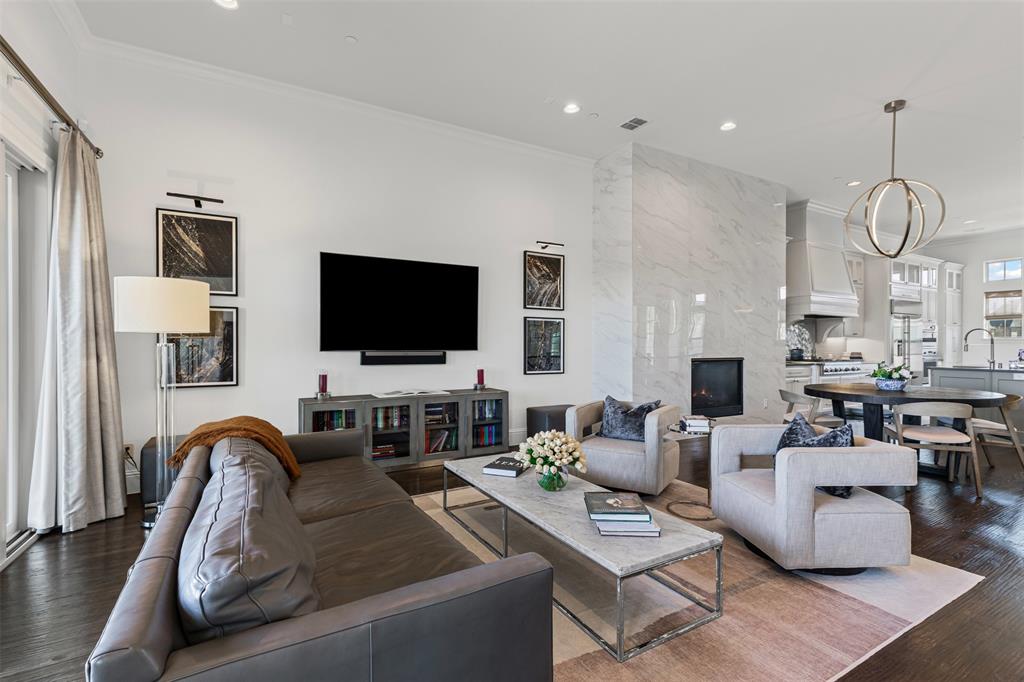 Vue Las Colinas - Residential