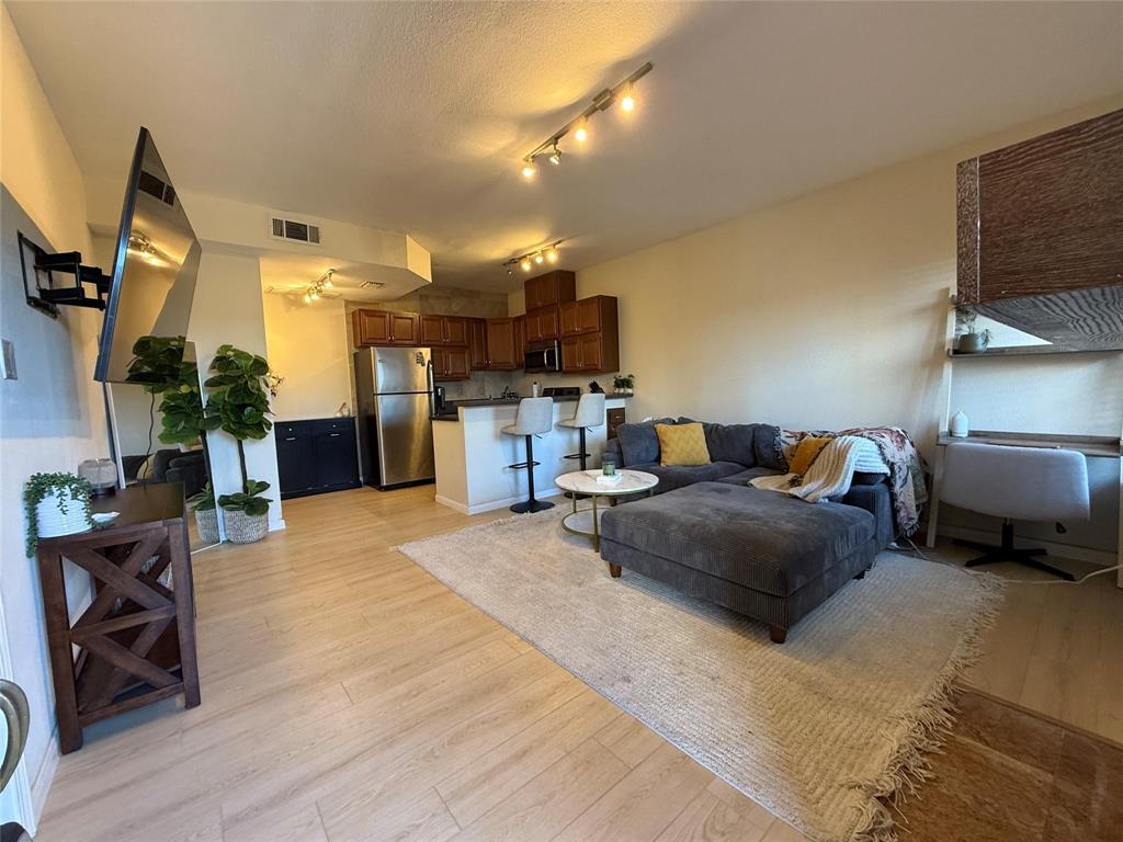 5757 E University Boulevard 22R