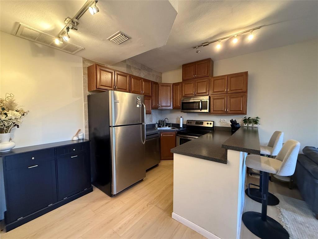 5757 E University Boulevard 22R