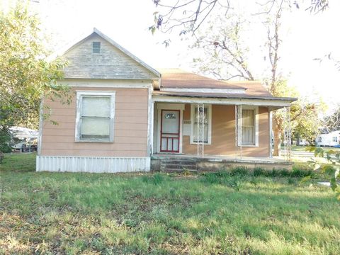 A home in Hubbard