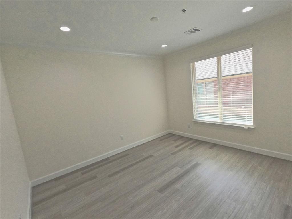 THE OFFICES AT STONEBROOK CROSSING - Commercial Lease