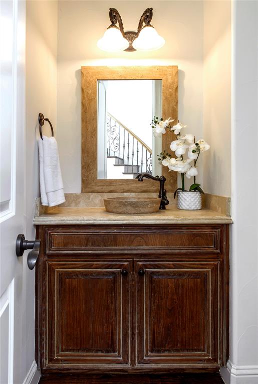 La Foy Place 01 Instl Add - Residential