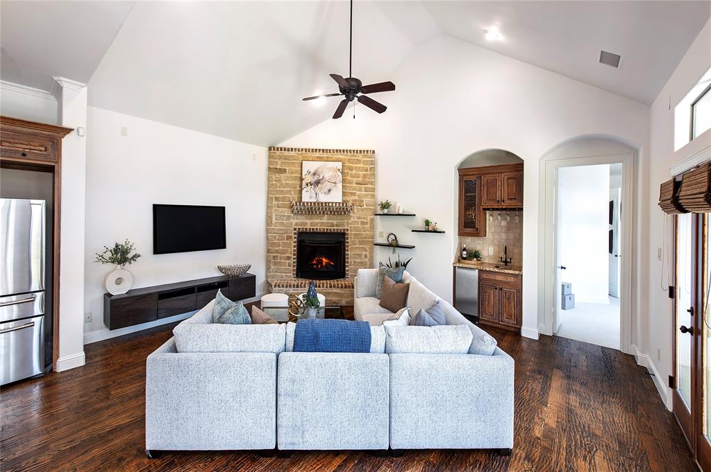 La Foy Place 01 Instl Add - Residential