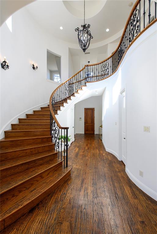 La Foy Place 01 Instl Add - Residential