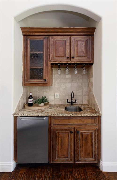 La Foy Place 01 Instl Add - Residential