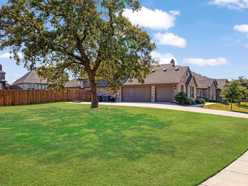 1905 Silver Falls Drive