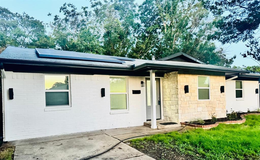 1720 Meadows Drive