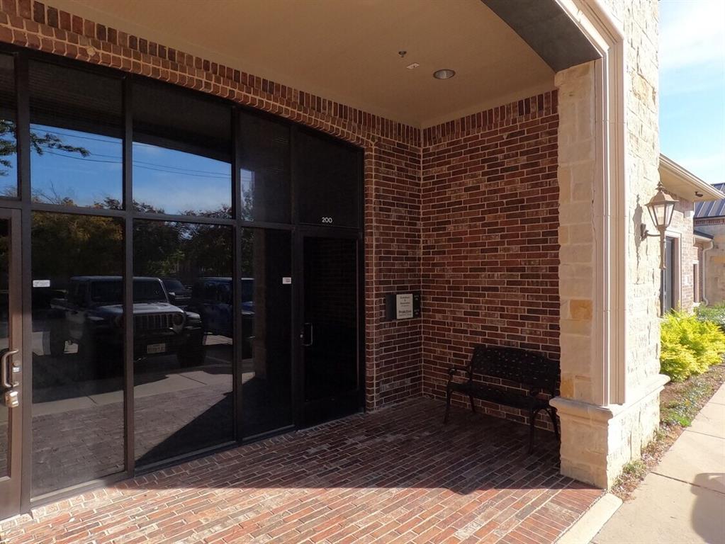 6570 NaamanForest Boulevard 4-200