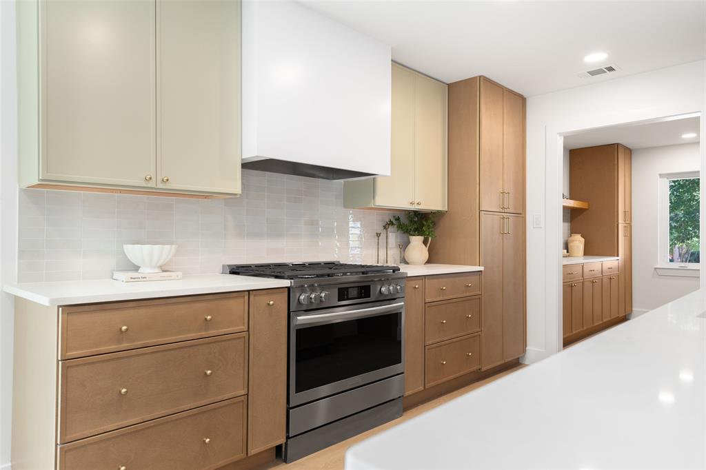 13824 Far Hills Lane