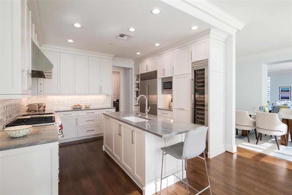 TOWER AND REGENCY ROW RES CONDOS - Residential