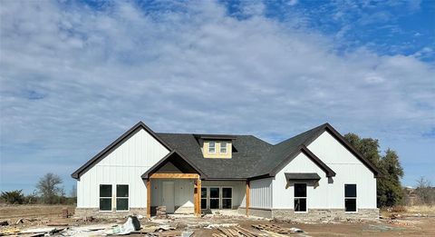 2001 Collin Street Weatherford TX 76085