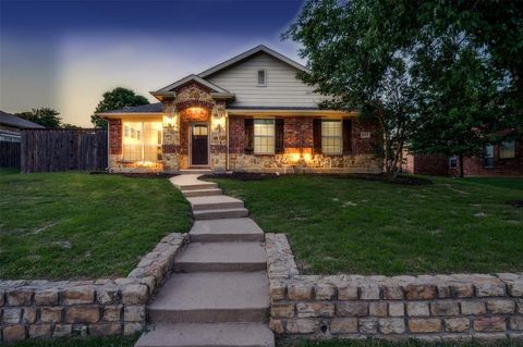 Photo of 2017 Creekdale Drive, Denton, TX 76210 (MLS # 21272055)