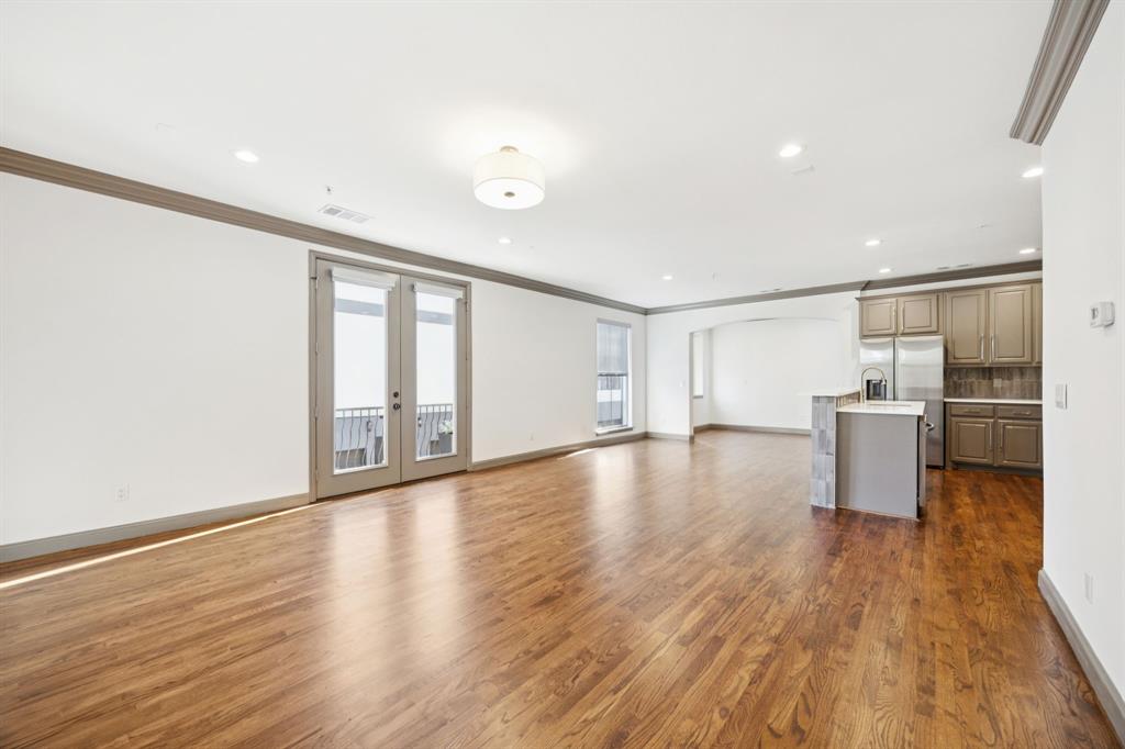 Ross Avenue Heights - Residential