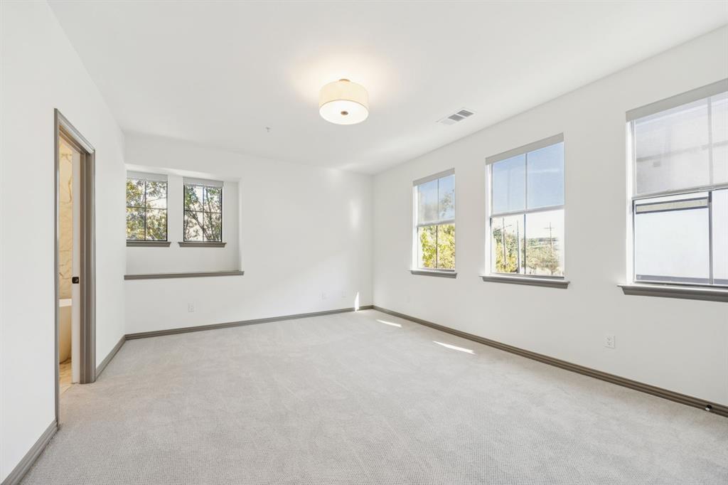 Ross Avenue Heights - Residential