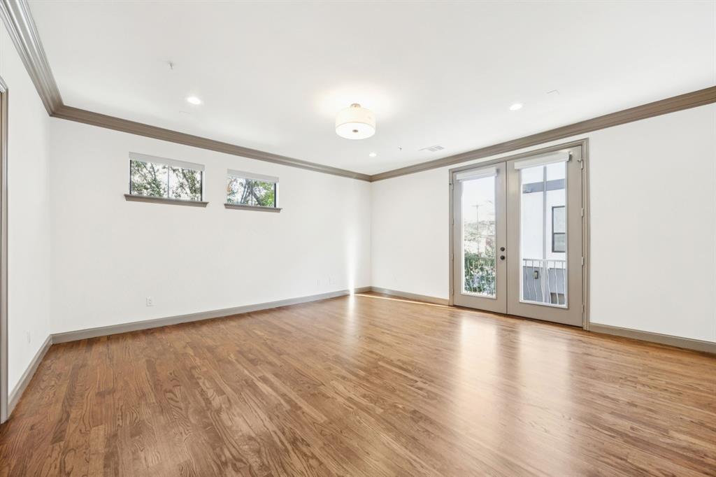 Ross Avenue Heights - Residential