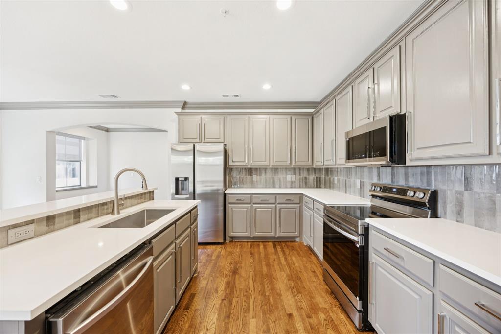 Ross Avenue Heights - Residential