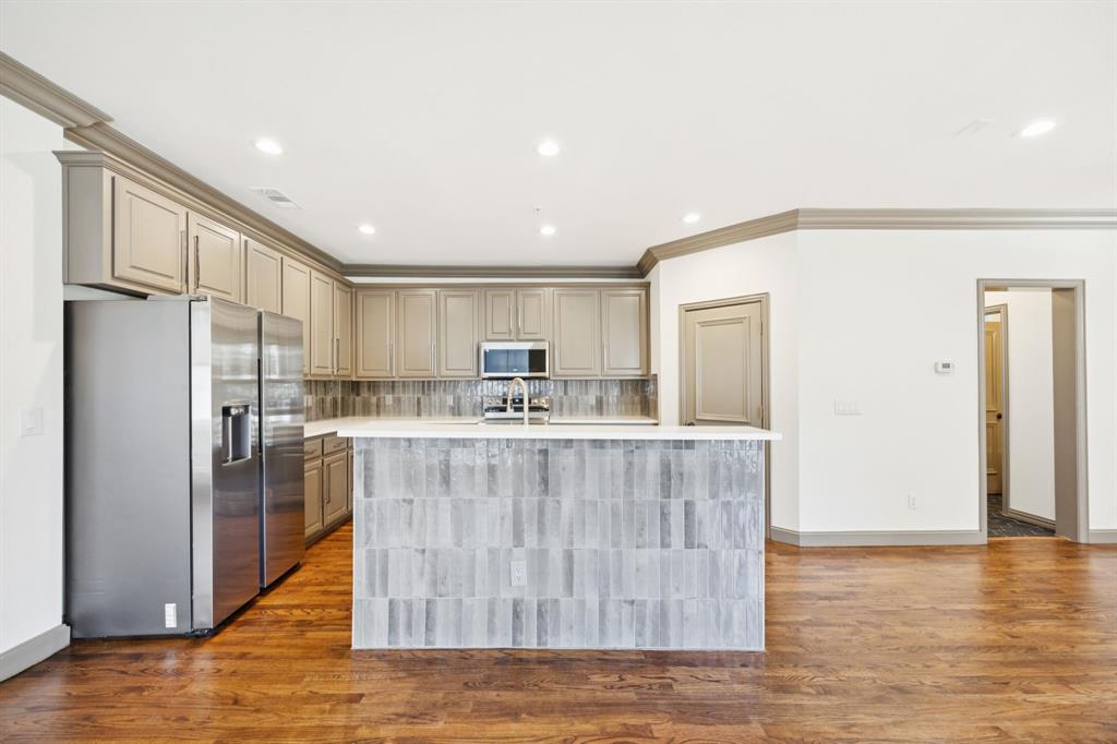 Ross Avenue Heights - Residential