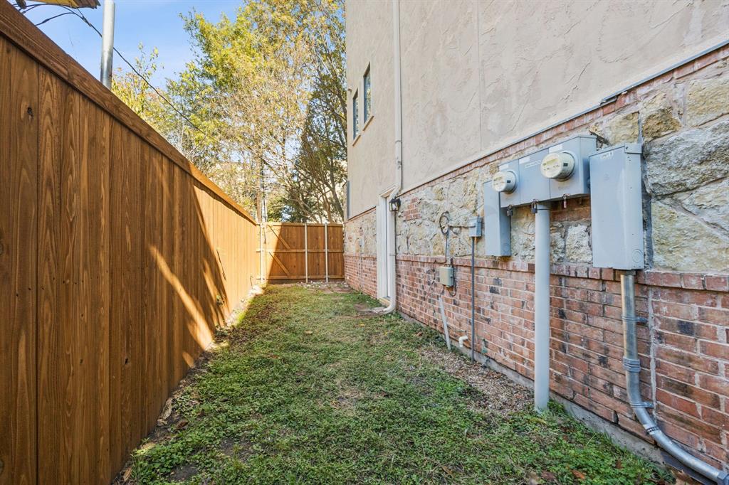 Ross Avenue Heights - Residential