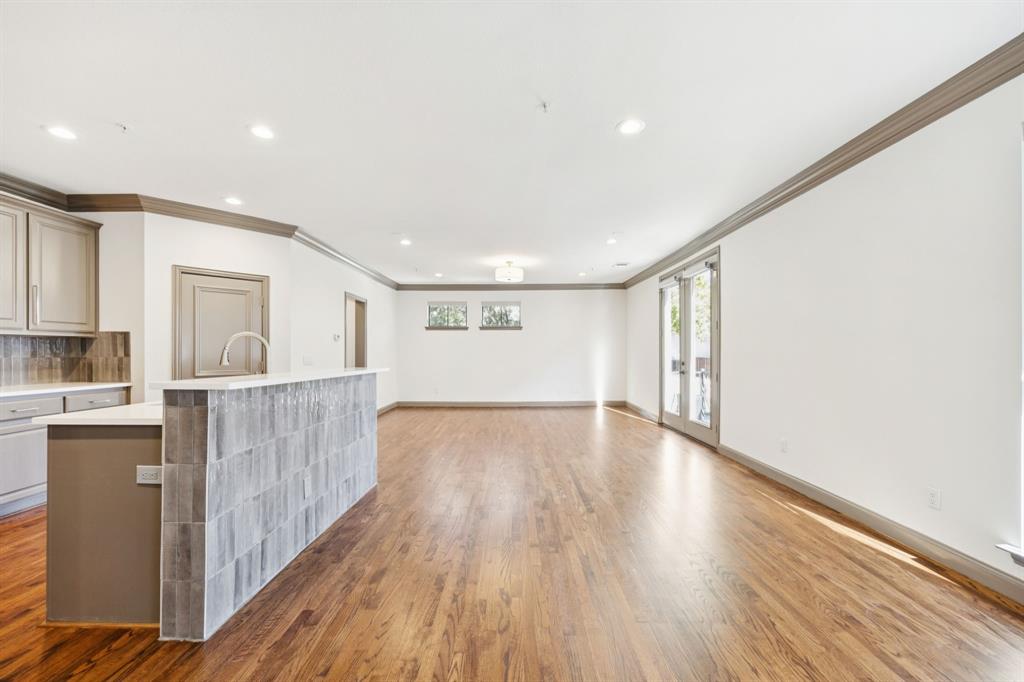 Ross Avenue Heights - Residential