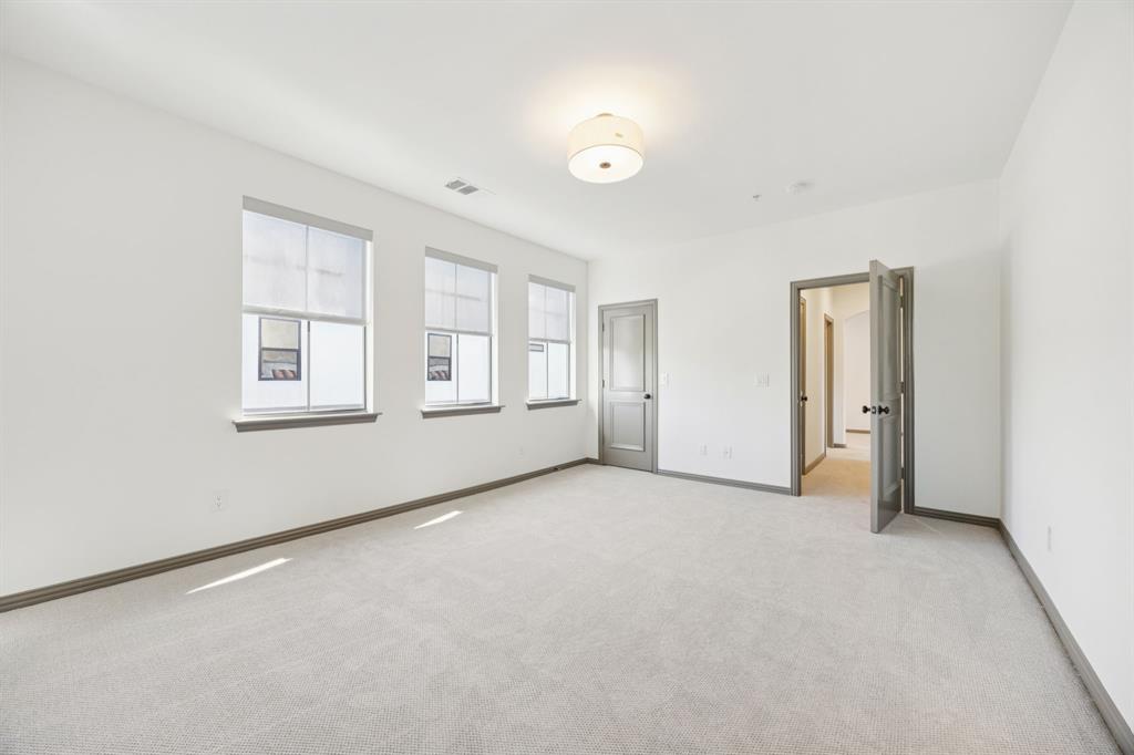 Ross Avenue Heights - Residential