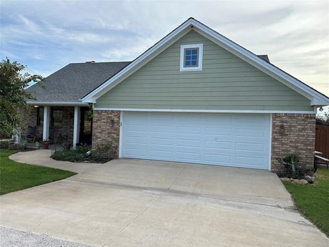 A home in Comanche