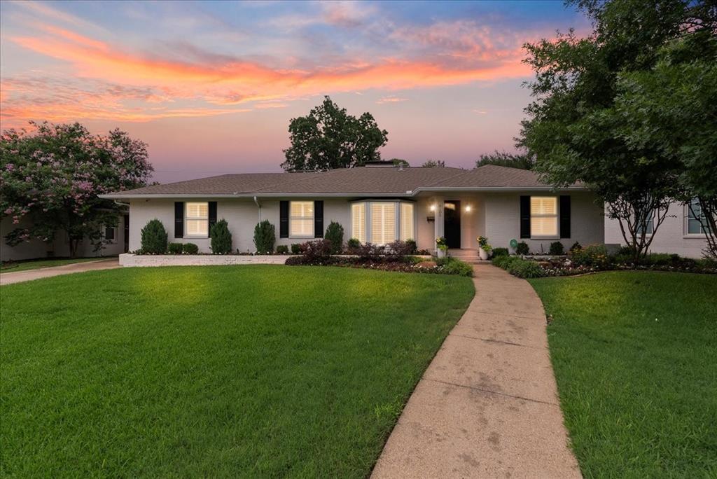 6105 Del Norte Lane