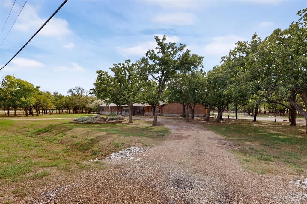 111 Clear Creek Drive - Photo 3