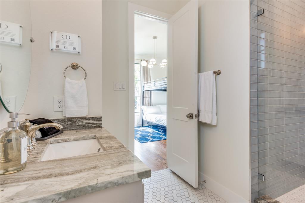 University Blvd Terrace - Residential