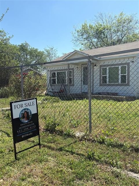 2564 High Crest Avenue Fort Worth TX 76111