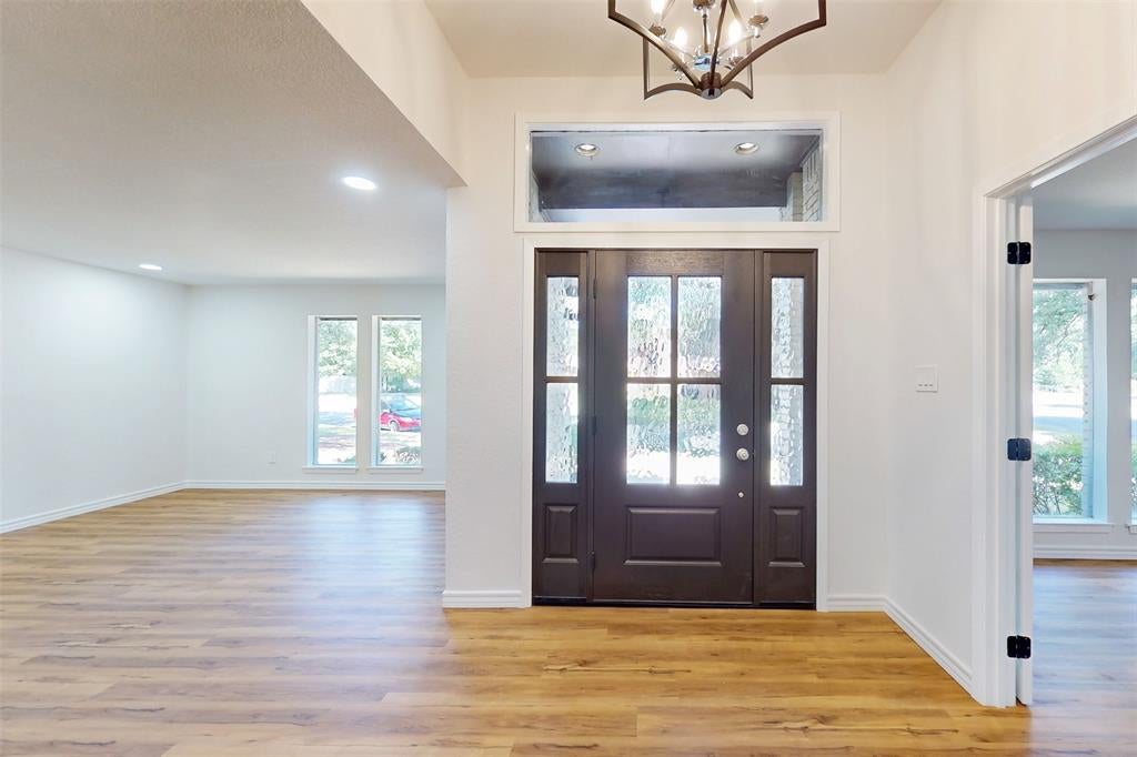 6851 Shorecrest Court