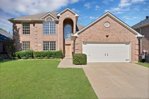 Photo of 2321 Denham Drive, Arlington, TX 76001 (MLS # 21413683)