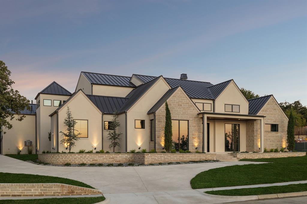 1740 Oakbrook Drive