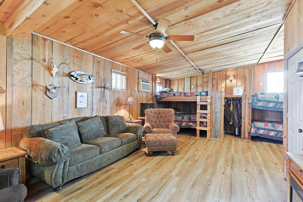 1344 SUSAN E FLANIGAN SURVEY - Farm