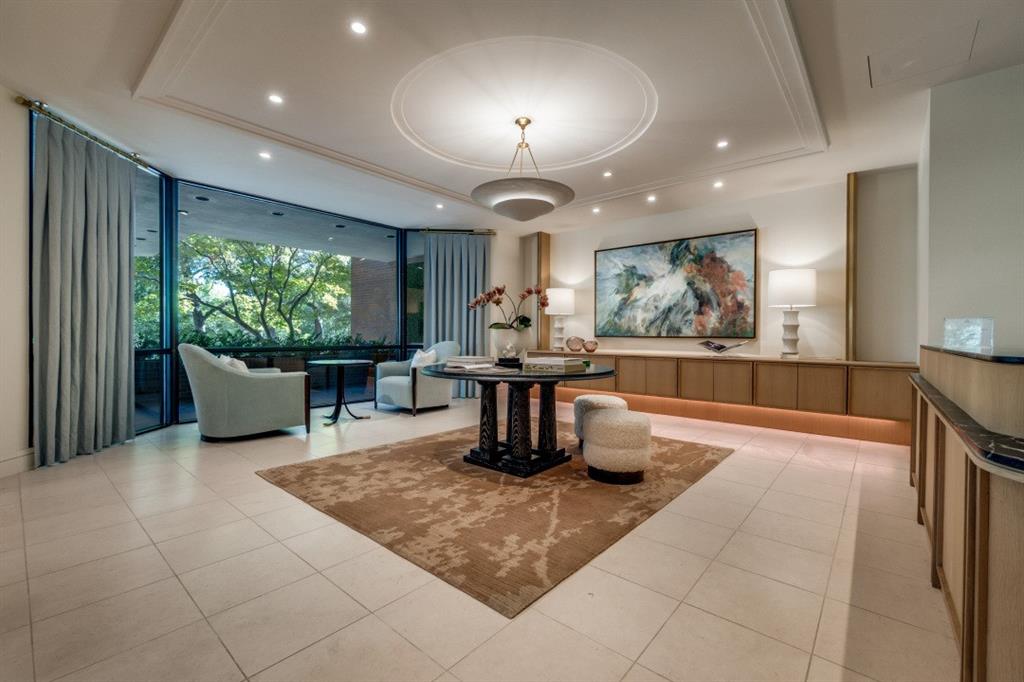 3621 Turtle Creek Boulevard 2L