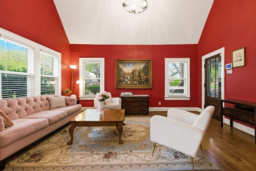 907 Monte Vista Drive