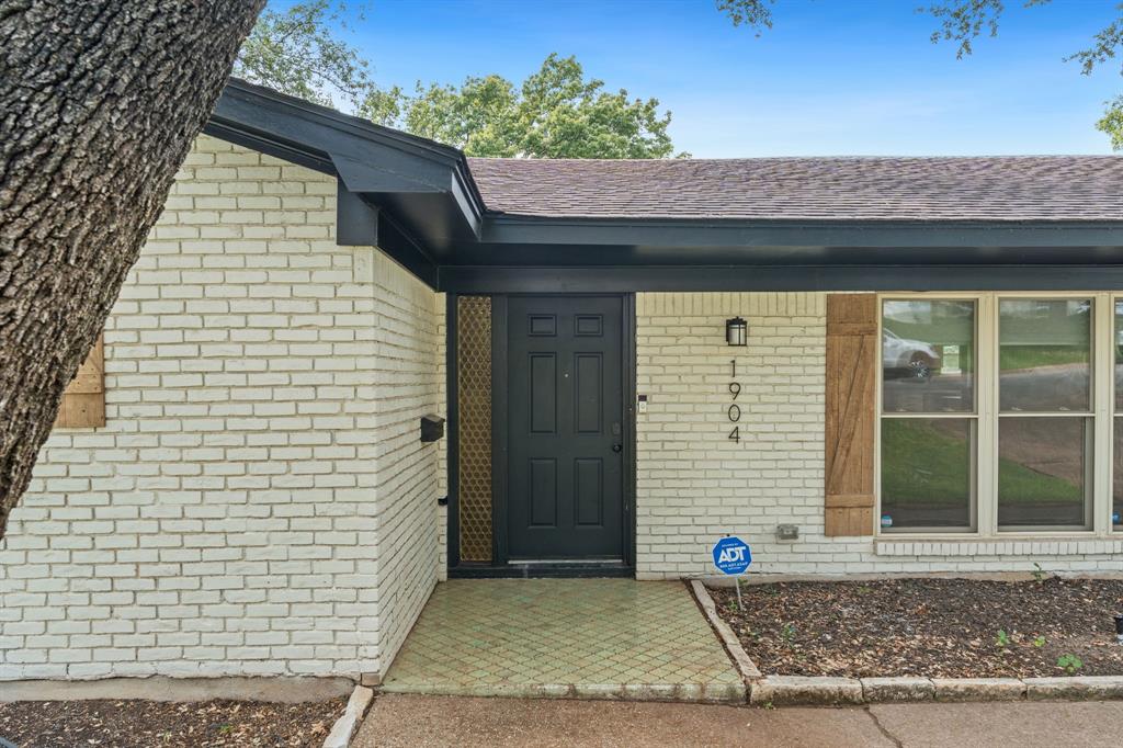 1904 Malibar Road