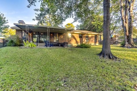 A home in Mabank