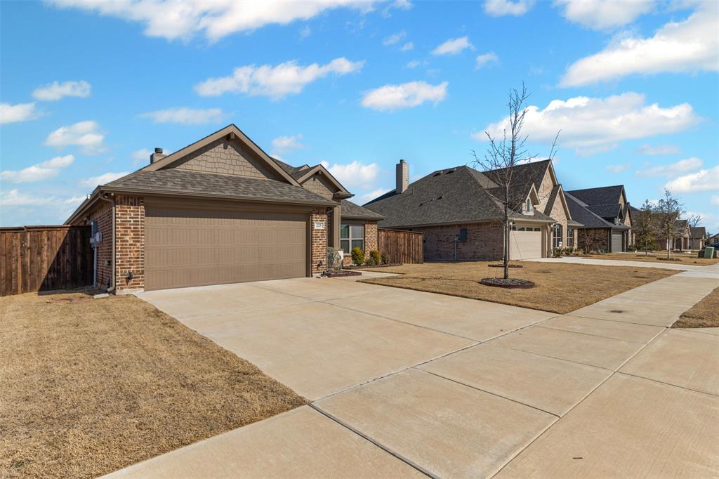 Waxahachie, Texas 75165, United States, 4 Bedrooms Bedrooms, ,2 BathroomsBathrooms,Residential,Pending,79950