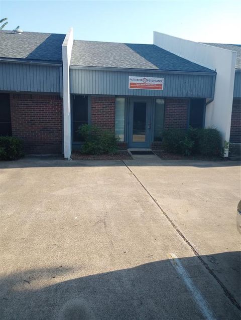 2900 W Park Row Drive Pantego TX 76013