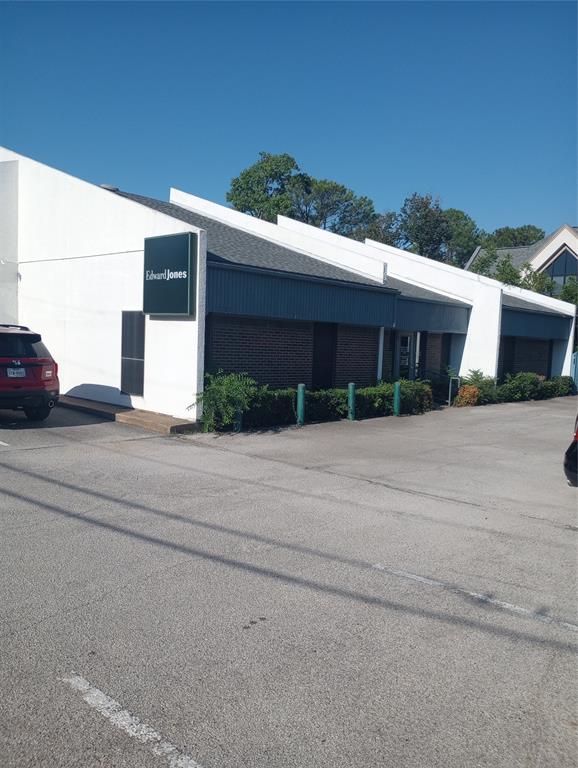 2900 W Park Row Drive