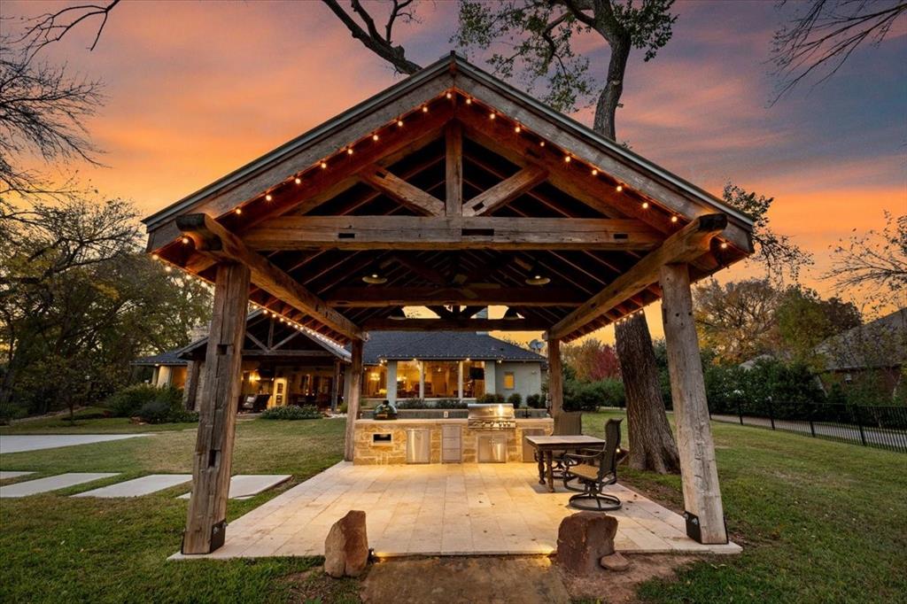 Moore Lewis - Residential